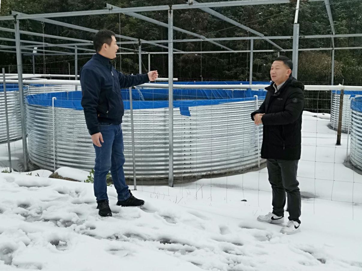 ¹ðÁÖ½»Í¨¿Ø¹É¼¯ÍÅפ´å¶ÓÈÃÉÏÆÖ´åµÄ¡¶¬ÓС°Î¶ȡ±2.jpg ¹ðÁÖ½»Í¨¿Ø¹É¼¯ÍÅפ´å¶ÓÈÃÉÏÆÖ´åµÄ¡¶¬ÓС°Î¶ȡ±2.jpg